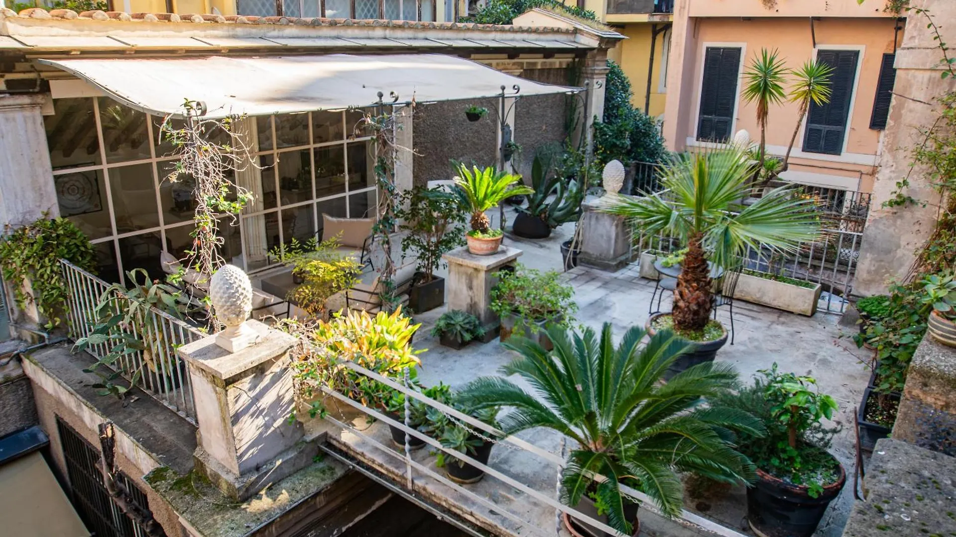 Historical Palace Apartment With Large Terrace Rome Italy