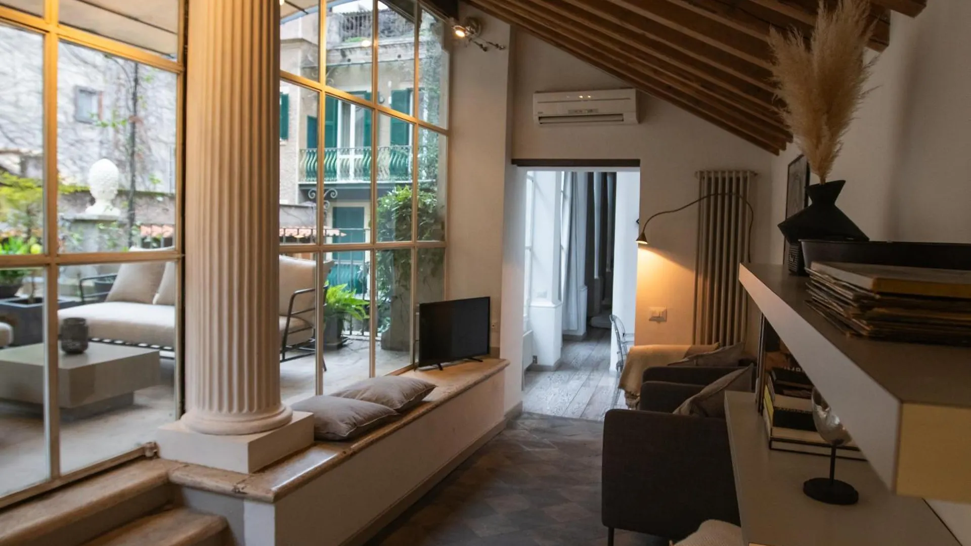 Historical Palace Apartment With Large Terrace Rome