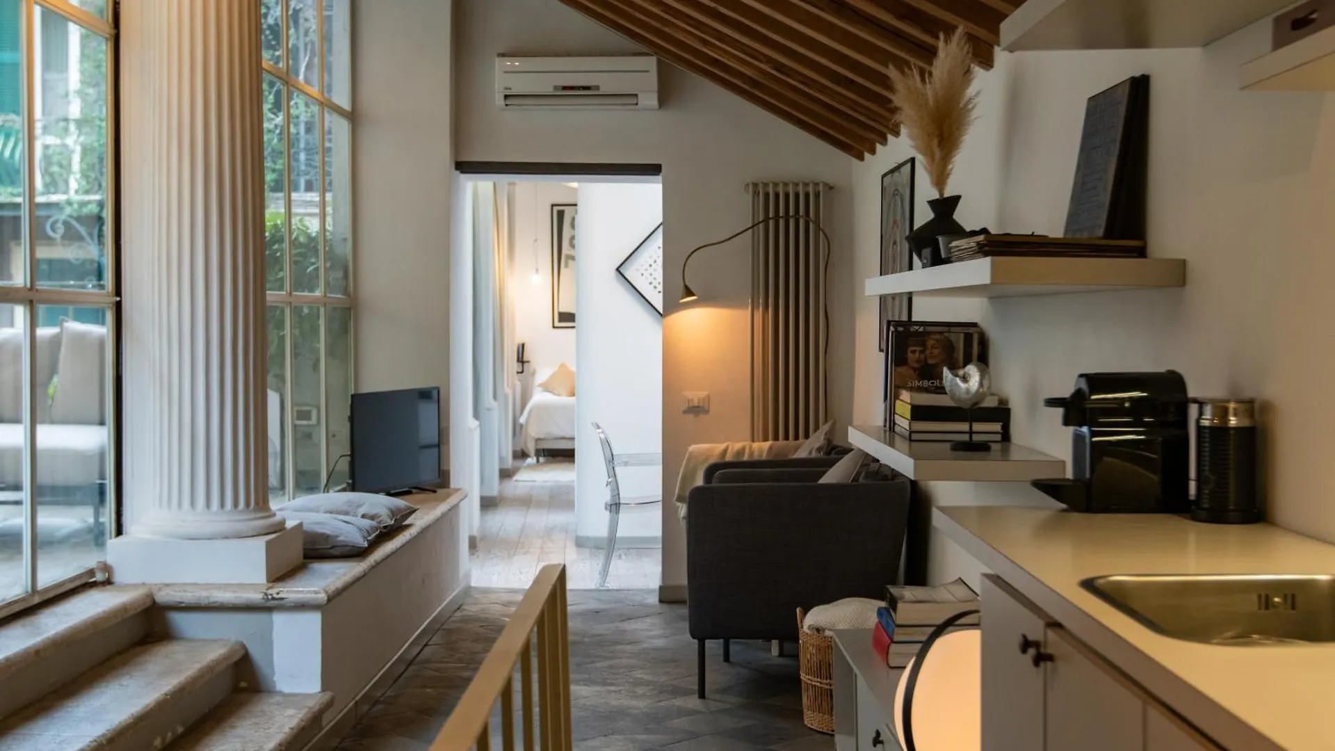 Historical Palace Apartment With Large Terrace Rome