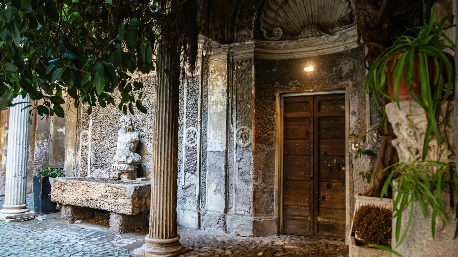 Historical Palace Apartment With Large Terrace Rome