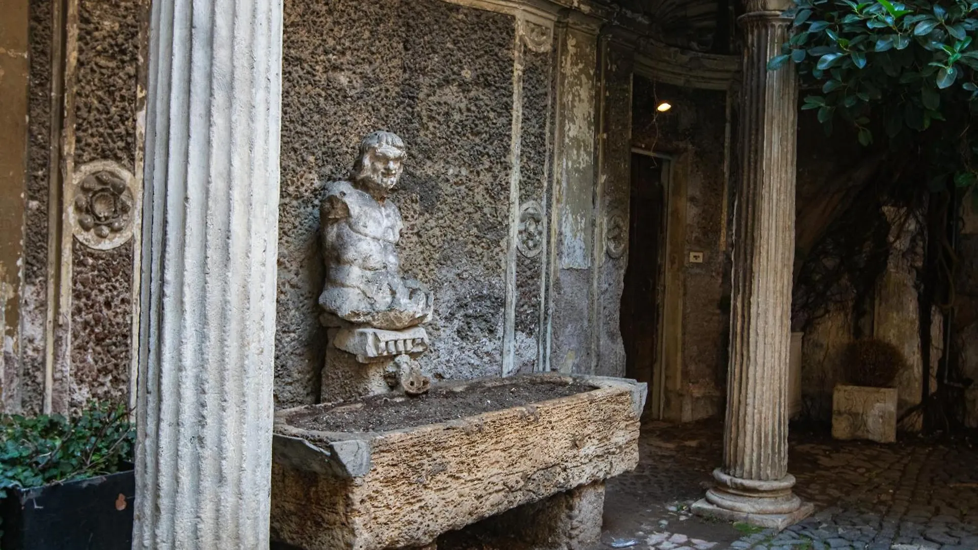 Historical Palace Apartment With Large Terrace Rome